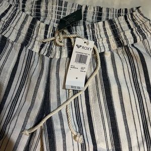 NWT Roxy Oceanside Pants 85% cotton 15% linen Blue and white striped